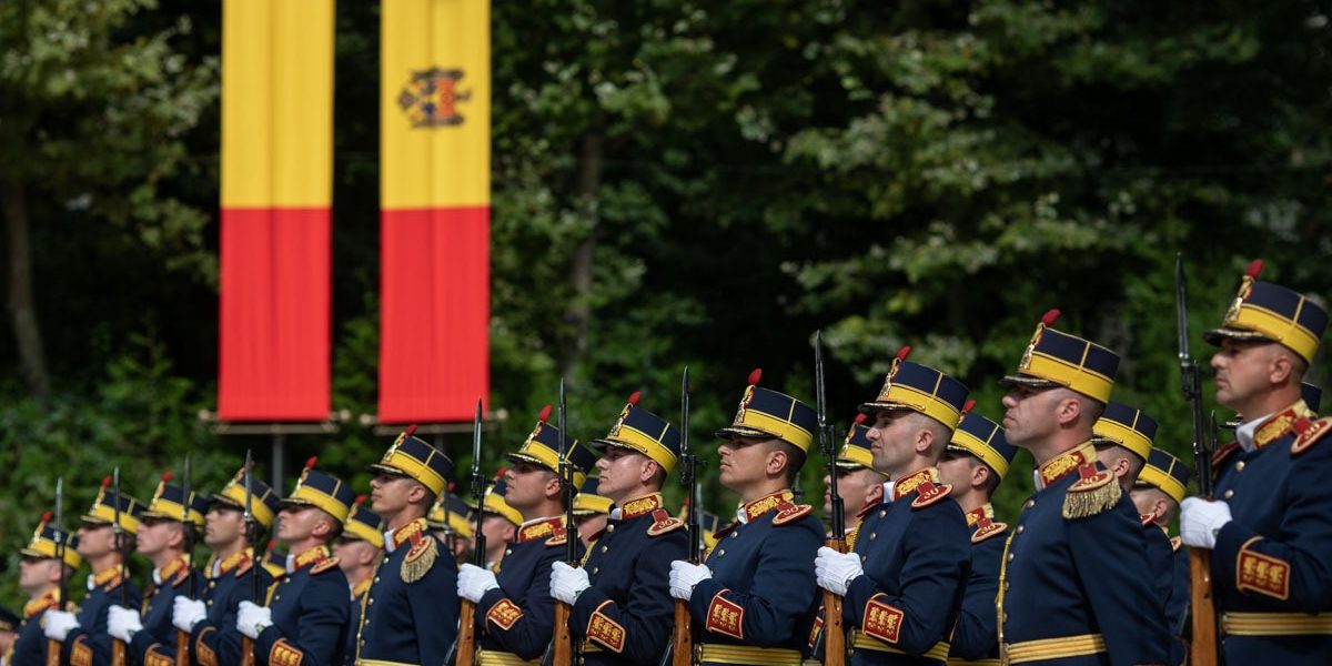 100L4996.jpg - FluxNational