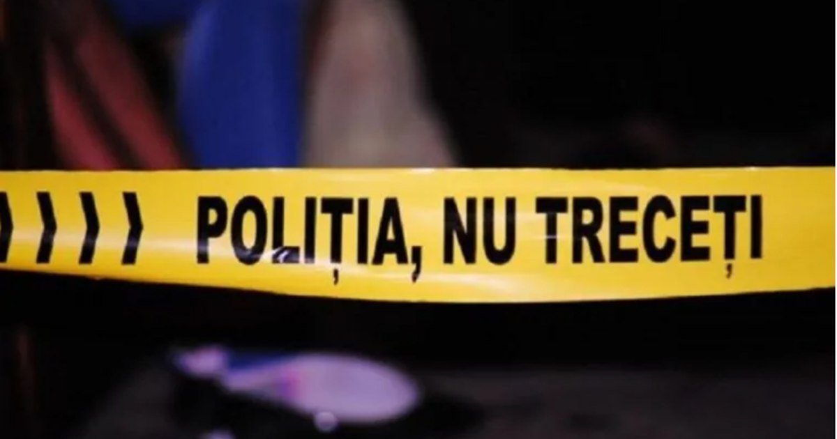 Tragedie în Ploiești: Un bărbat de 51 de ani găsit mort, intoxicație cu monoxid de carbon suspectată Un bărbat în vârstă de 51 de ani a fost găsit mort, marți după-amiază, într-o cameră tehnică a unui complex din Ploiești, iar primele informații sugerează că decesul ar putea fi cauzat de intoxicarea cu monoxid de carbon