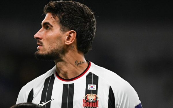 Marko Dugandzic se întoarce acasă la FC Botoșani Atacantul croat Marko Dugandzic, fost golgheter al SuperLigii, a anunțat că își va continua cariera la FC Botoșani, după o experiență mai puțin reușită la FC Seul