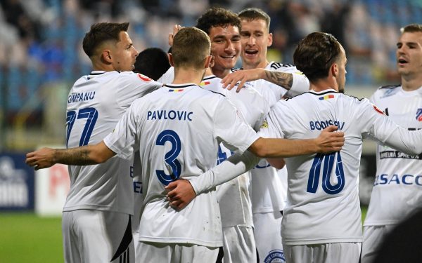 FC Botoșani își propune întăriri pe atac: Iftime țintește jucători de marcă Valeriu Iftime, patronul echipei FC Botoșani, a anunțat recent interesul său pentru transferul atacanților Marko Dugandzic și Denis Alibec