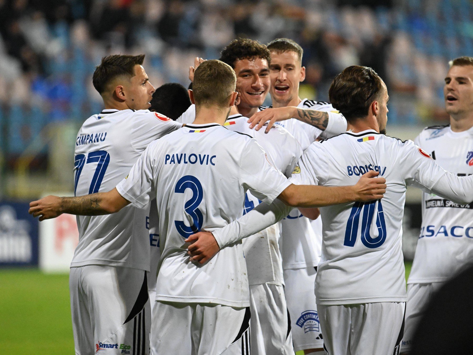 FC Botoșani își propune întăriri pe atac: Iftime țintește jucători de marcă Valeriu Iftime, patronul echipei FC Botoșani, a anunțat recent interesul său pentru transferul atacanților Marko Dugandzic și Denis Alibec