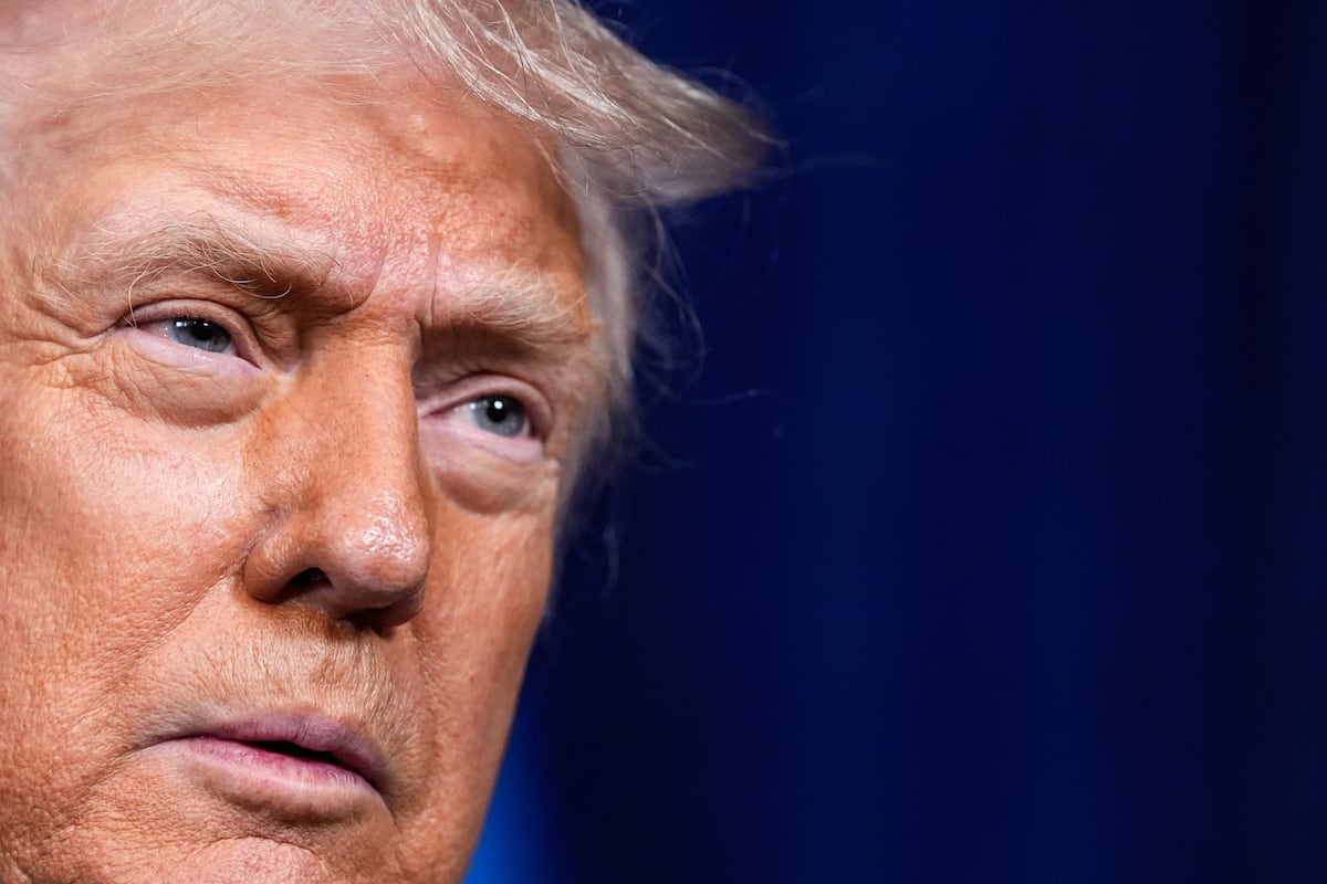 Atac militar american în Venezuela confirmat de Trump Într-o declarație recentă devenită virală, Donald Trump a confirmat atacul unei „grande instalații” din Venezuela, asociată cu traficul de droguri