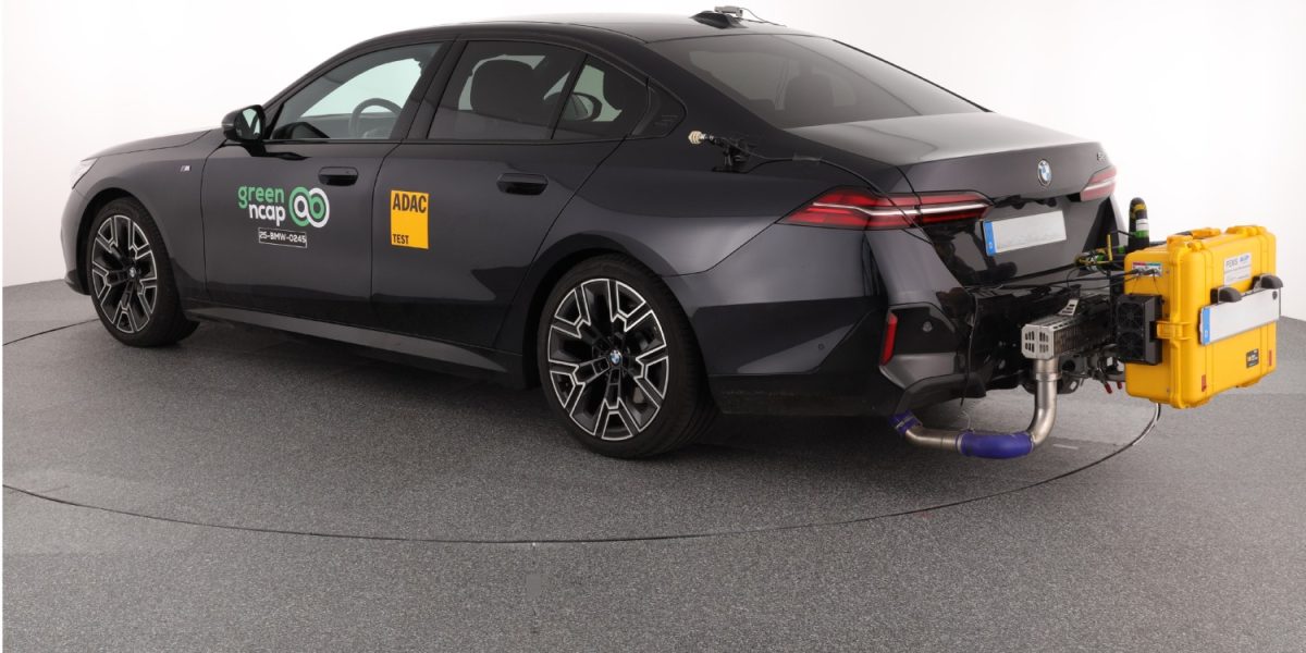 bmw-5-series-2025-0245_2-redimensionata-la-mare.jpeg - FluxNational