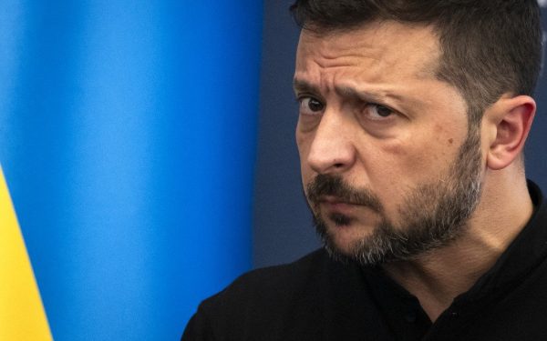 Zelenski: Negocierile de pace cu Rusia rămân într-un impas incert, iar garanțiile de securitate sunt încă departe de a fi stabilite Președintele Ucrainei, Volodimir Zelenski, a abordat recent planurile și perspectivele pentru aderarea Ucrainei la pace, afirmând că situația negocierilor cu Rusia rămâne incertă și complicată