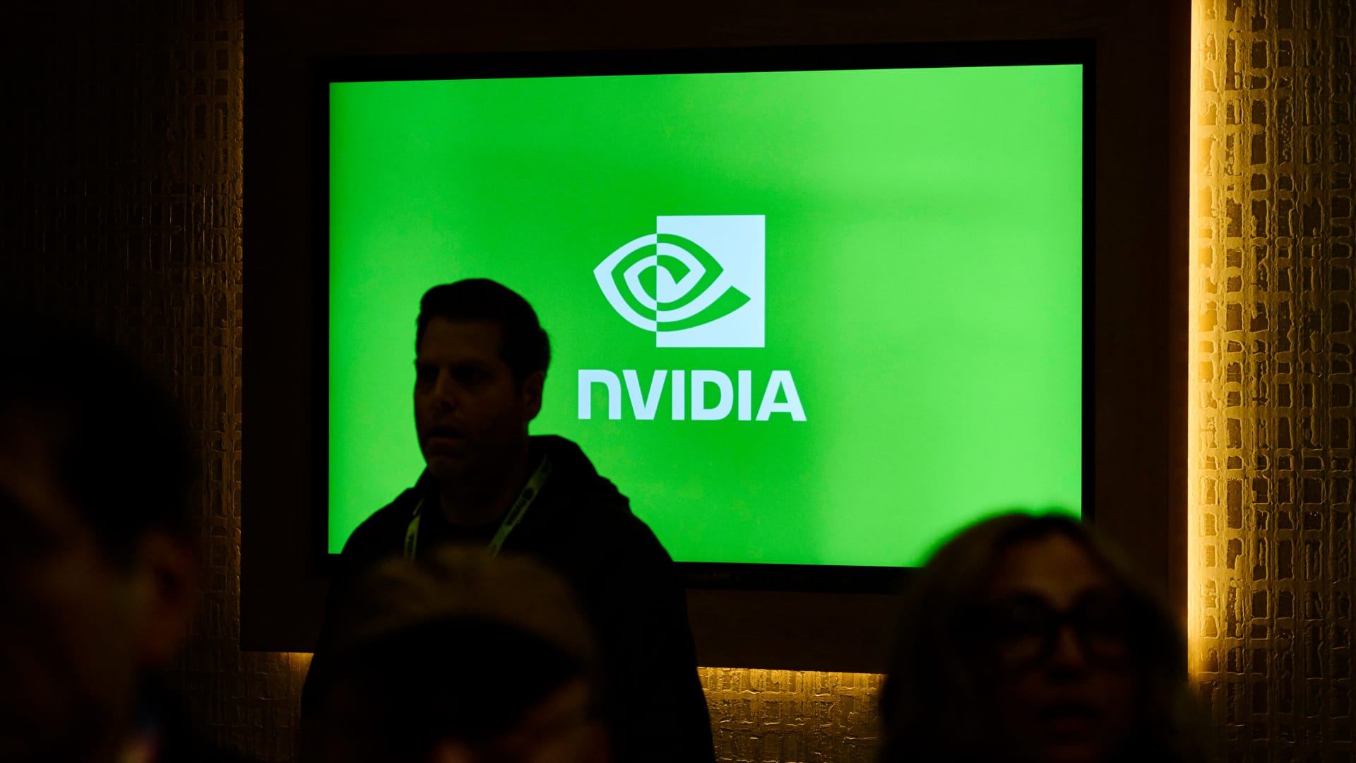 Demisie surpriză în conducerea Nvidia: Persis Drell își încheie mandatul după un deceniu Persis Drell, profesor de inginerie la Stanford, a demisionat din funcția de membru al consiliului de administrație al Nvidia după mai bine de zece ani