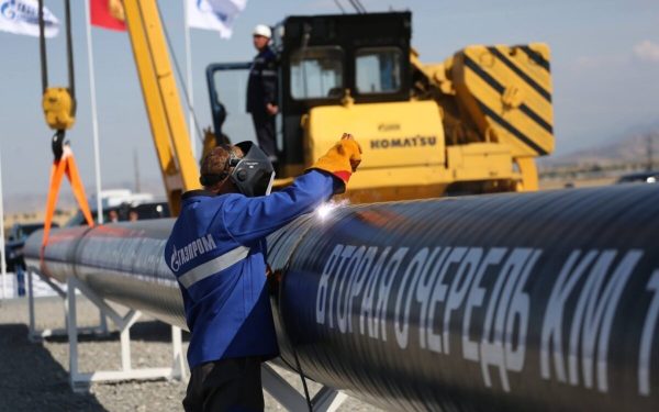 Ungaria și Slovacia contestă decizia UE de interzicere a importurilor de gaz rusesc Decizia Uniunii Europene de a interzice importul de gaz din Rusia a generat nemulțumiri în rândul câtorva state membre, în special Ungaria și Slovacia, care au anunțat oficial intenția de a contesta această măsură la Curtea de Justiție a Uniunii Europene