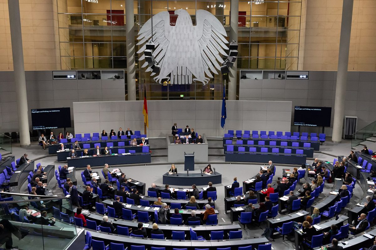 Parlamentul german a adoptat joi o lege menită să accelereze și să simplifice procesele de achiziție de armament pentru forțele armate, o mișcare ce reflectă necesitatea actualizării urgentă a capabilităților militare în contextul tensiunilor globale majore