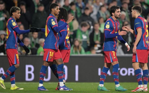 Barcelona înfruntă provocarea din Praga: Un meci decisiv în Liga Campionilor FC Barcelona se pregătește să se confrunte cu Slavia Praga în etapa a șaptea a grupelor UEFA Champions League, miercuri seara, într-un meci crucial pentru echipa antrenată de Hansi Flick