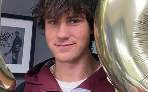 Familia lui George: „Pierdut pentru noi” Familia tânărului britanic George, dispărut în Munții Bucegi, a transmis un mesaj emoționant, descriind durerea sufletească pe care o resimt: „Acesta este acum pierdut pentru noi.” George, în vârstă de 18 ani, a fost raportat dispărut după ce a solicitat ajutor în data de 23 noiembrie a anului trecut, aflându-se într-o stare gravă de epuizare și hipotermie