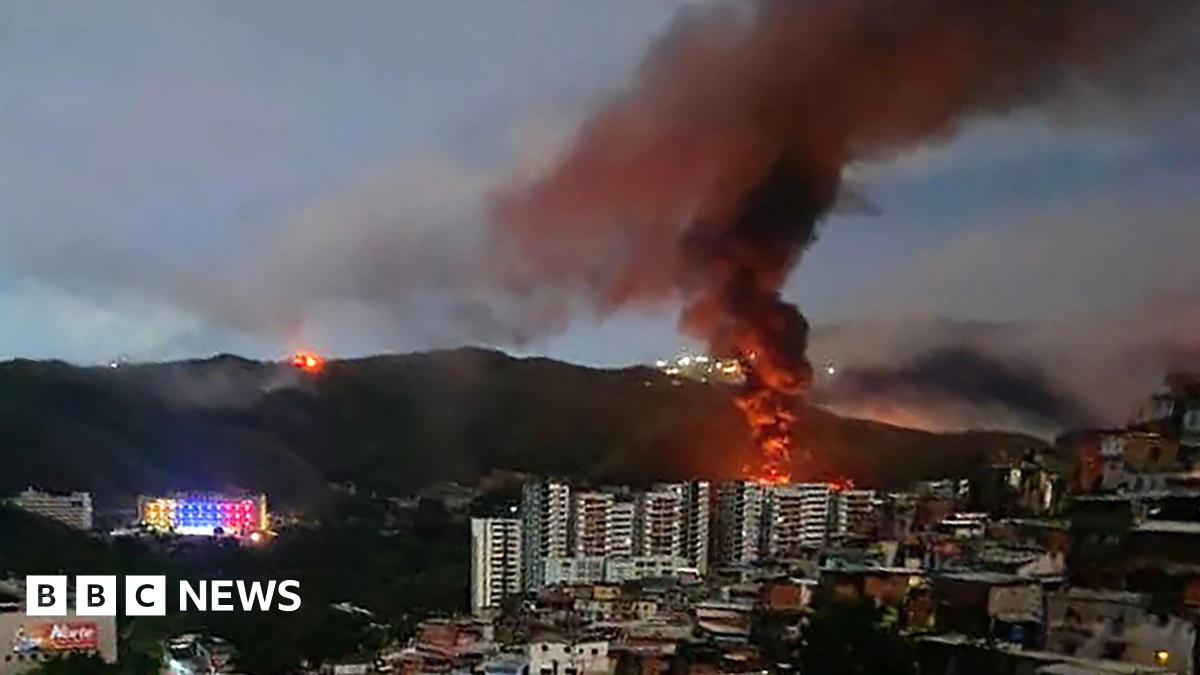Capturarea lui Maduro: O operațiune fără precedent Într-o întorsătură neașteptată a evenimentelor internaționale, se confirmă că trupele speciale ale Statelor Unite, cunoscute ca Delta Force, au efectuat o operațiune fulgerătoare în Caracas, reușind să îl extragă pe președintele venezuelean Nicolas Maduro, împreună cu soția sa