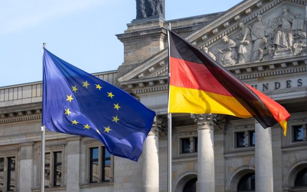 Germania propune o Europă cu „două viteze”, o mutare menită să schimbe radical fluxul deciziilor în Uniunea Europeană și să doteze blocul comunitar cu o strategie mai autonomă și eficientă pentru a face față provocărilor globale