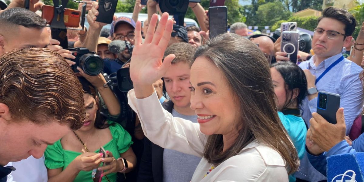 395437888_871124287705896_5420936816852371820_n.jpg - FluxNational