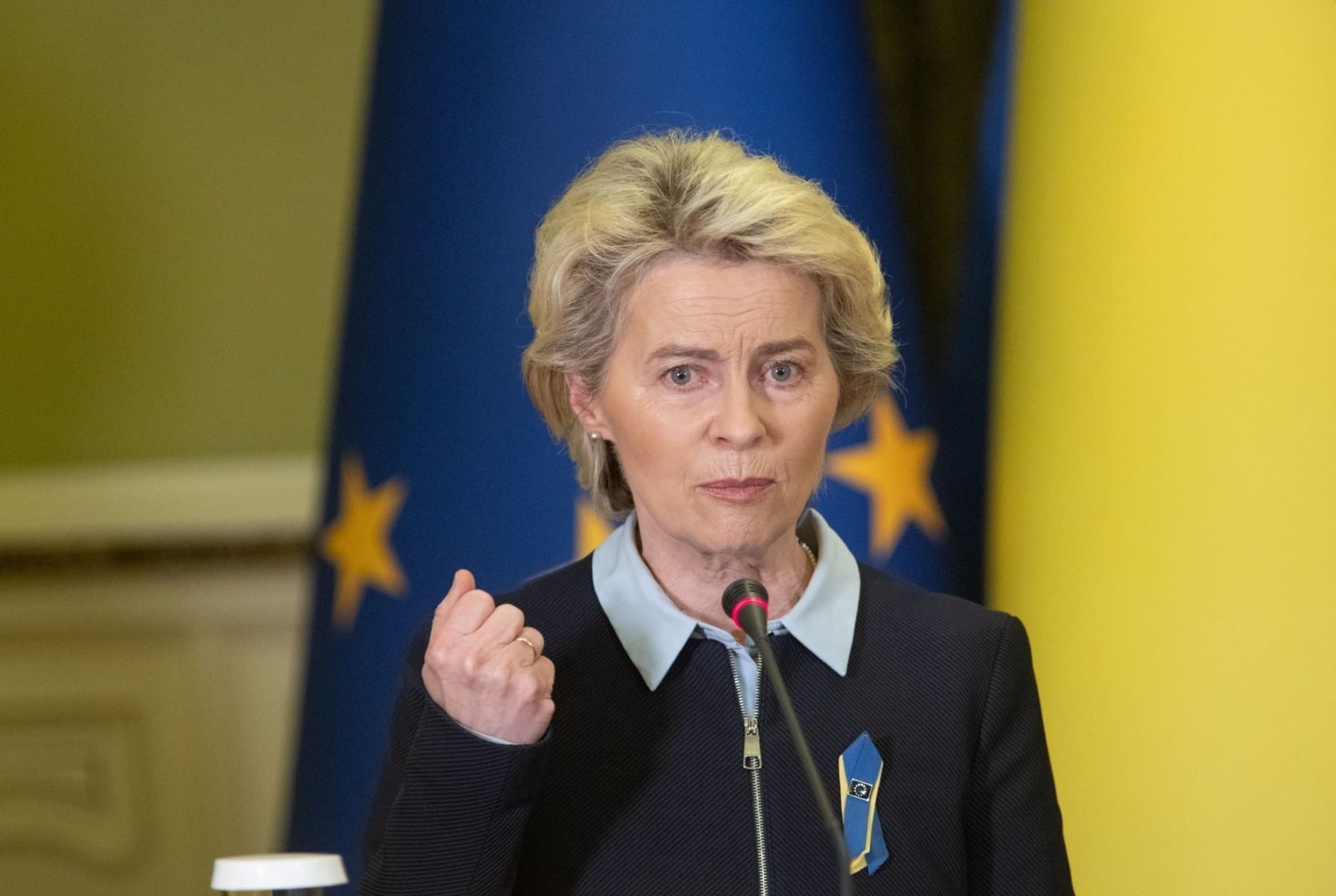 Europa anunță reforme curajoase pentru facilitarea activității companiilor în contextul incertitudinii globale În cadrul Forumului Economic de la Davos, președinta Comisiei Europene, Ursula von der Leyen, a făcut anunțuri importante care indică o intenție clară a Uniunii Europene de a simplifica mediul de reglementare pentru companiile care operează pe continent