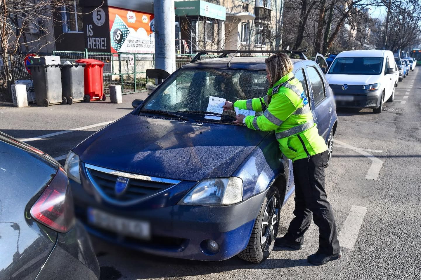 Parcul IOR devine zonă de război pentru accesul auto: amenzi, controale și controverse După zile de polemici, observăm o creștere semnificativă a controalelor poliției locale în zonele care în mod tradițional au fost tolerate sau chiar adoptate pentru accesul cu mașini