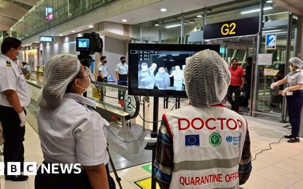 Alerta de sănătate în Asia în urma focarului de virus Nipah din India Un focar recent al virusului Nipah în statul indian West Bengal stârnește îngrijorări în întreaga Asie, provocând autoritățile din mai multe țări să intensifice măsurile de screening la aeroporturi