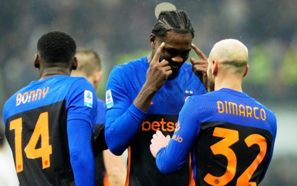 Inter, triumf sub ploaie: 6-2 în fața Pisa Seara de vineri a fost marcată de un spectacol de neuitat pe terenul lui San Siro, unde Inter Milano a învins echipa Pisa cu 6-2, într-o partidă electrizantă