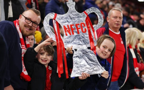 Nottingham Forest se pregătește pentru duelul cu Wrexham în FA Cup Nottingham Forest se va confrunta cu Wrexham în runda a treia a FA Cup, vineri seara, într-un meci care promite să fie unul tensionat, mai ales în contextul condițiilor meteorologice nefavorabile