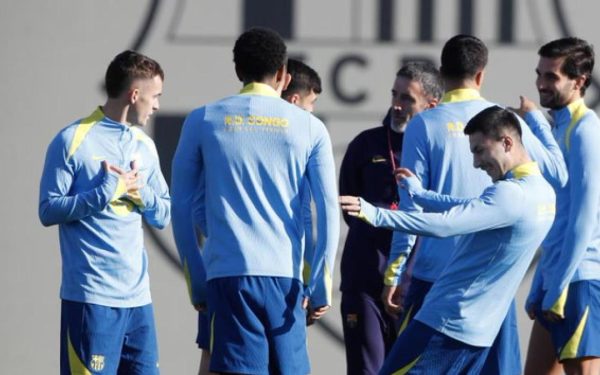 FC Barcelona se pregătește pentru duelul din Copa del Rey contra Racing Santander FC Barcelona, proaspăt câștigătoare a Supercupei Spaniei, se află în fața unei noi provocări