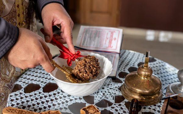 Ajunul Bobotezei 2026: O zi de reculegere și tradiții în comunitățile românești La 5 ianuarie, credincioșii din întreaga Românie se pregătesc pentru Ajunul Bobotezei, un moment deosebit în care ritualurile străvechi se îmbină cu credința și obiceiurile populare