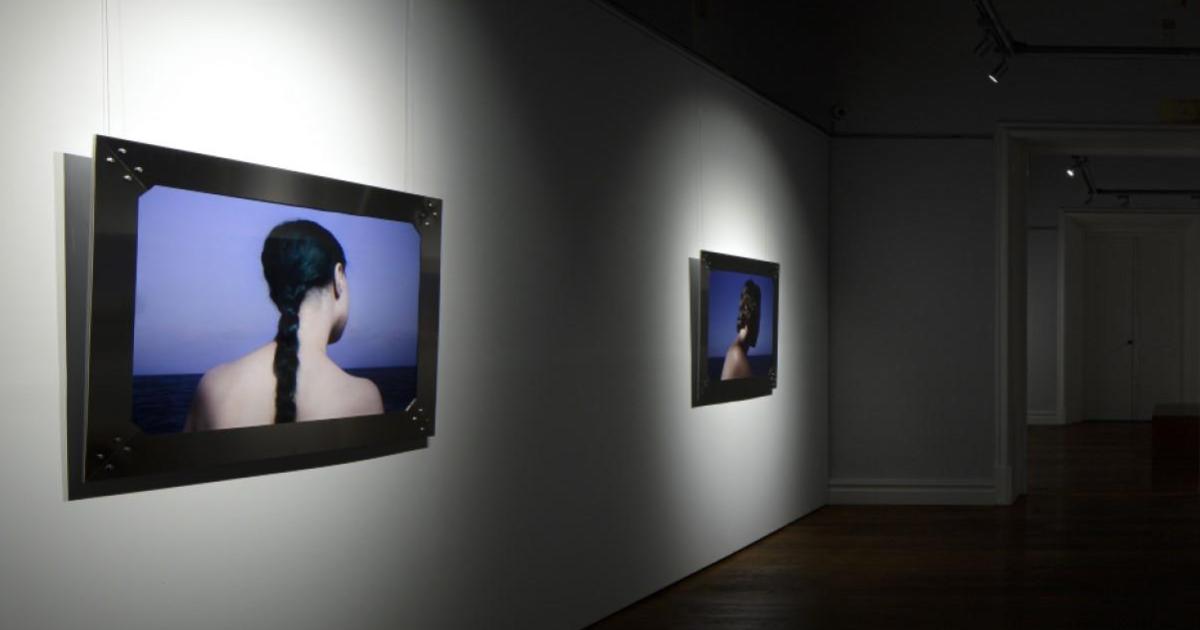 „Dream Welding” – O Nouă Expunere de Fotografie la Societatea de Arte din Malta La galeriile de artă ale Societății de Arte din Malta, din Valletta, a fost inaugurată joi, în prezența unui public entuziast, expoziția „Dream Welding”, ce reunește 12 lucrări de mari dimensiuni semnate Leo Chircop