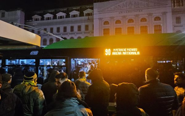 Fanii lui Fenerbahce se îndreaptă cu RATB-ul către Arena Națională!