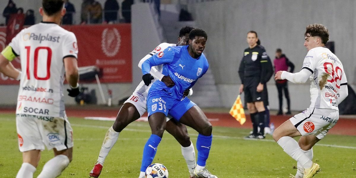 Gestul-lui-Steven-Nsimba-care-l-a-scos-din-calculele-lui-Filipe-Coelho-si-care-l-a-pus-pe-lista-de-t.jpeg - FluxNational