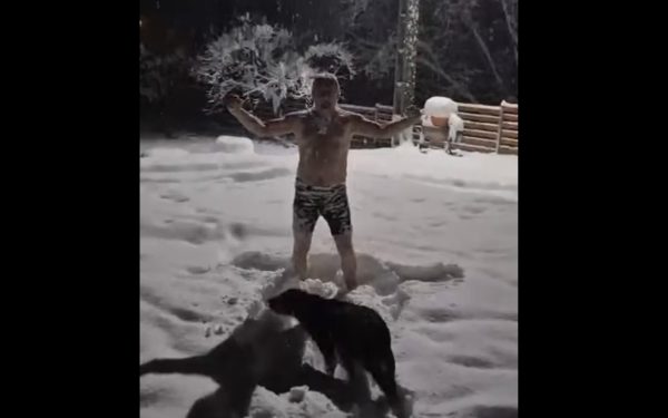 Libralul hunedorean Lucian Heiuș, fost șef al Agenției Naționale de Administrare Fiscală (ANAF) și în prezent membru al Curții de Conturi, a atras atenția publicului și a reținut imaginea de vară cu o postare inedită pe Facebook