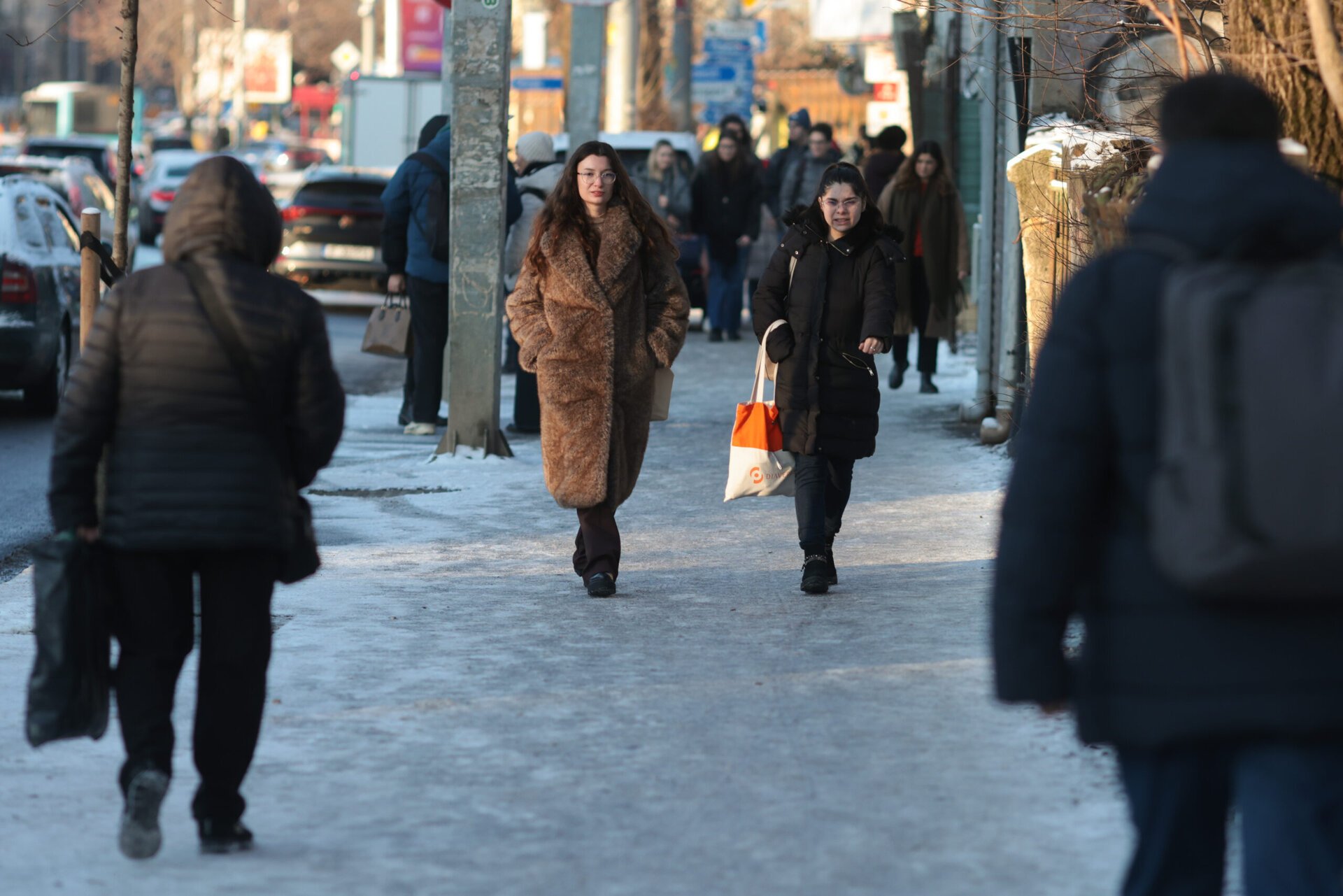 Administrația Națională de Meteorologie (ANM) a emis o alertă de cod galben de ger pentru București, avertizând populația că temperaturile extrem de scăzute vor persista până pe 21 ianuarie, ora 10:00