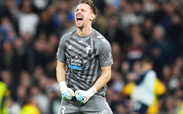 Ionuț Radu, titular la Celta Vigo în confruntarea cu Sevilla Portarul român Ionuț Radu, în vârstă de 28 de ani, va apăra buturile echipei Celta Vigo în meciul de luni seară împotriva lui FC Sevilla, o partidă ce se anunță crucială pentru ambițiile celor două formații în La Liga
