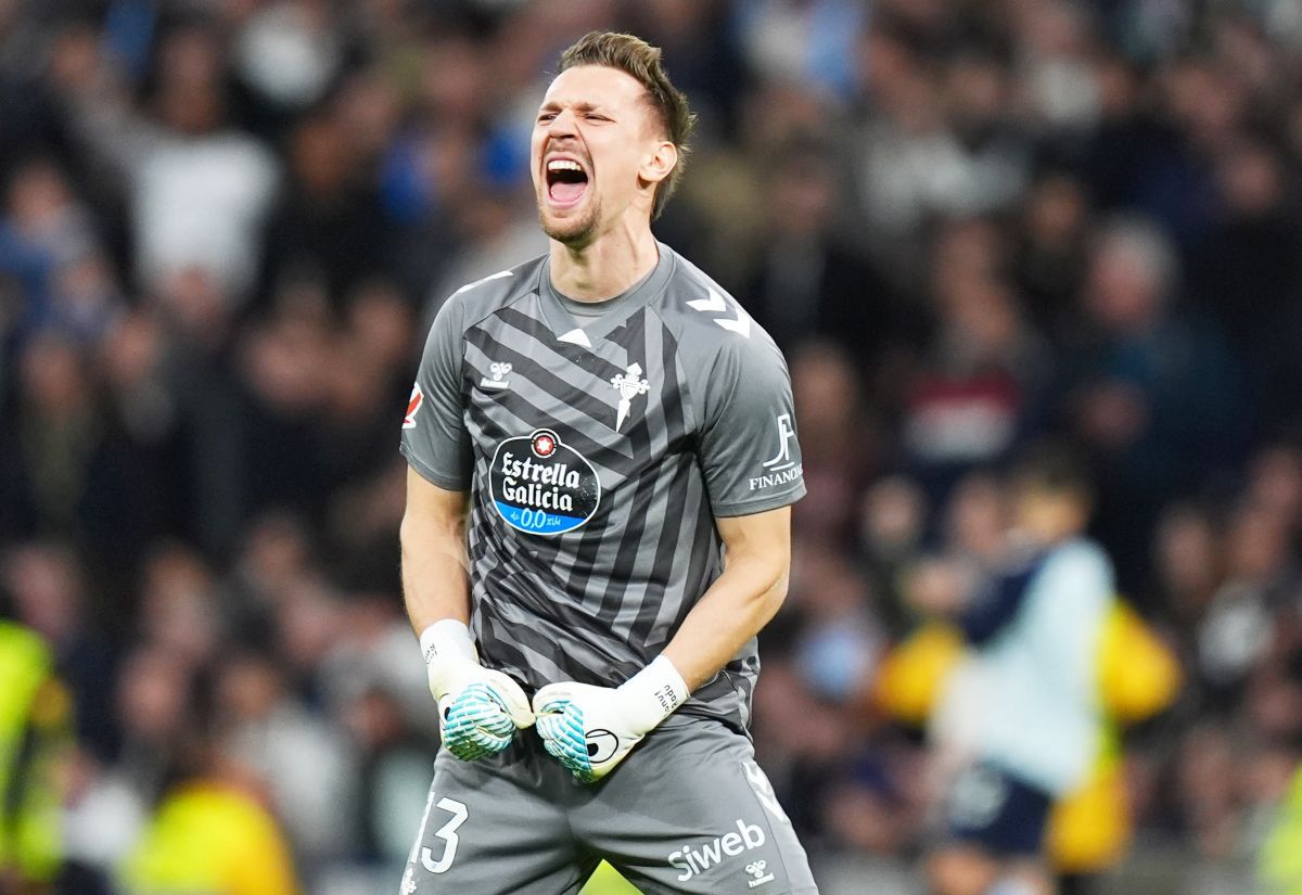 Ionuț Radu, titular la Celta Vigo în confruntarea cu Sevilla Portarul român Ionuț Radu, în vârstă de 28 de ani, va apăra buturile echipei Celta Vigo în meciul de luni seară împotriva lui FC Sevilla, o partidă ce se anunță crucială pentru ambițiile celor două formații în La Liga