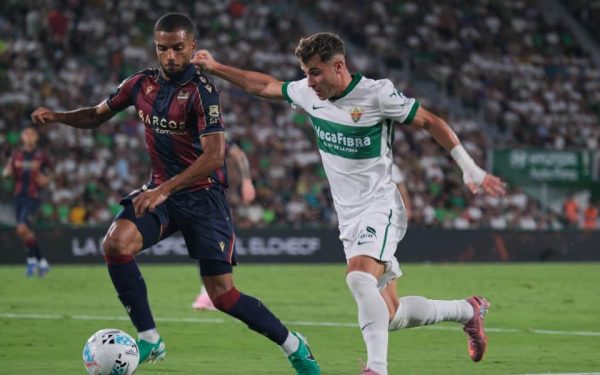 Ugo Raghouber debutează ca titular în confruntarea Levante – Elche València, 23 ianuarie (EFE) – Meciul de vineri seara dintre Levante UD și Elche aduce o premieră pe terenul echipei „granota”