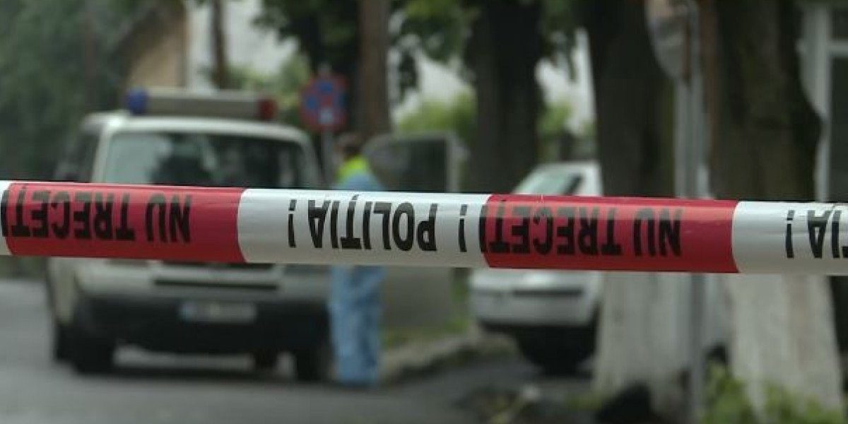 Un băiat de 15 ani găsit mort în Timiș: Crimă șocantă printre adolescenți Un adolescent de 15 ani din județul Timiș a fost descoperit fără viață, după ce a fost dat dispărut de familie