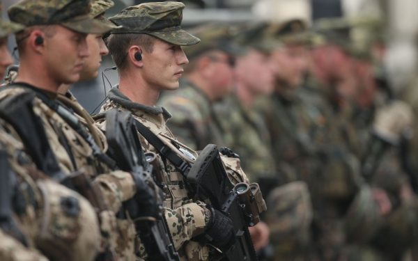 Germania mobilizează trupe în Groenlanda din cauza amenințărilor ruse și chineze Germania a decis trimiterea unei echipe de trupe în Groenlanda, ca parte a unei misiuni de recunoaștere, pentru a evalua măsurile necesare în fața amenințărilor percepute din partea Rusiei și Chinei în regiunea Arctică