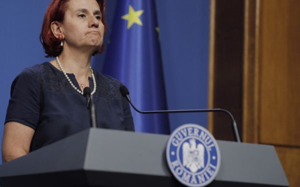 Reducerea pensiilor de serviciu cu 85% pentru funcționarii publici În cadrul ședinței de Guvern din 22 ianuarie, decidenții au analizat un proiect de lege controversat care va reduce pensiile de serviciu cu 85% în cazul în care beneficiarii decid să revină la muncă
