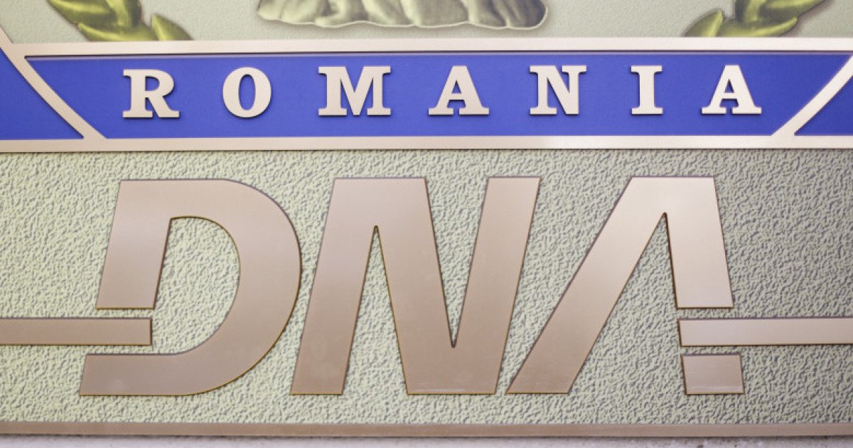 DNA, percheziții la Grupul Grampet: Direcții în dosarul de mită Procurorii Direcției Naționale Anticorupție (DNA) au descins marți la sediul Grupului Grampet, controlat de afaceristul Gruia Stoica, și la locuința directorului unei societăți din cadrul acestui grup, Cristian Rădulescu