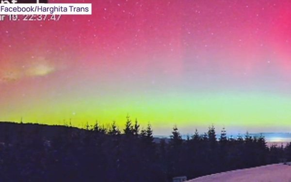 Aurora boreală impresionantă, observată în România Spectaculoasa auroră boreală a străbătut cerul României în noaptea de marți, oferind un spectacol rar și fascinant pentru locuitorii din întreaga țară