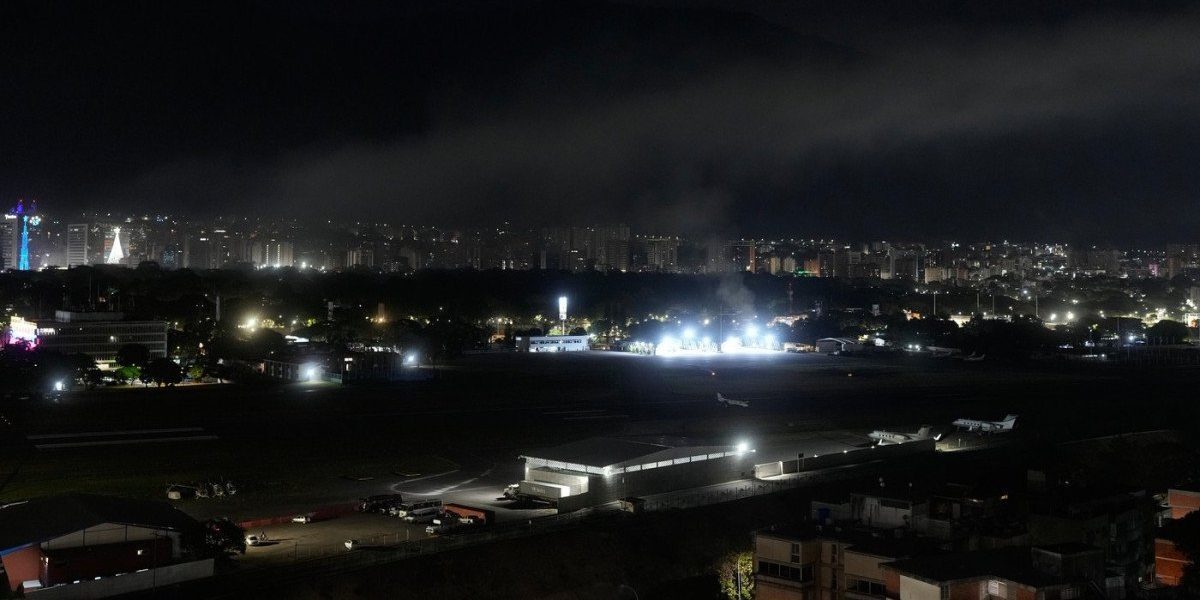 Explozie puternică la Caracas, implicând o bază militară Noaptea de vineri spre sâmbătă a fost marcată de explozii puternice la Caracas, capitala Venezuelei, în apropierea unei baze militare importante