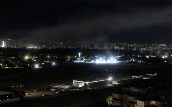 Explozie puternică la Caracas, implicând o bază militară Noaptea de vineri spre sâmbătă a fost marcată de explozii puternice la Caracas, capitala Venezuelei, în apropierea unei baze militare importante