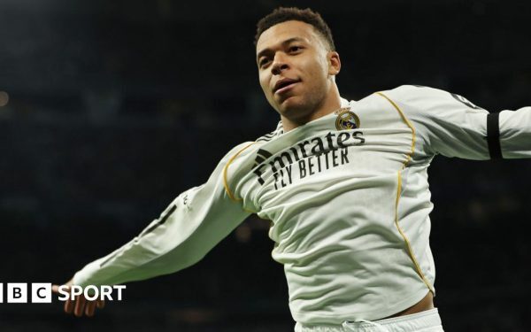 Real Madrid, cu Mbappe în prim-plan, zdrobește Monaco în debutul lui Arbeloa în Liga Campionilor Kylian Mbappe a reușit să marcheze de două ori, iar Jude Bellingham a contribuit cu un gol, în timp ce Real Madrid a învins echipa din Monaco cu un categoric 5-1 în primul meci din Ligă condus de noul antrenor Alvaro Arbeloa