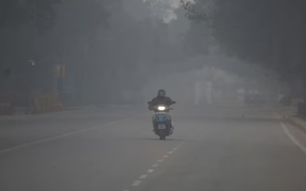 Frigul extrem cuprinde capitala: Delhi se confruntă cu cea mai rece dimineață din sezon Temperaturile au atins cote îngrijorătoare în New Delhi, joi dimineața, când capitala Indiei a înregistrat cele mai scăzute valori termice din această iarnă