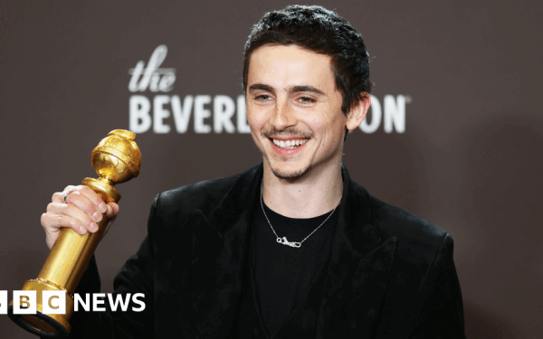 Timothee Chalamet strălucește la cea de-a 83-a ediție a Premiilor Golden Globe Timothee Chalamet a strălucit pe covorul roșu și pe scenă, având parte de un moment de glorie la cea de-a 83-a ediție a Premiilor Golden Globe, desfășurată la Beverly Hilton