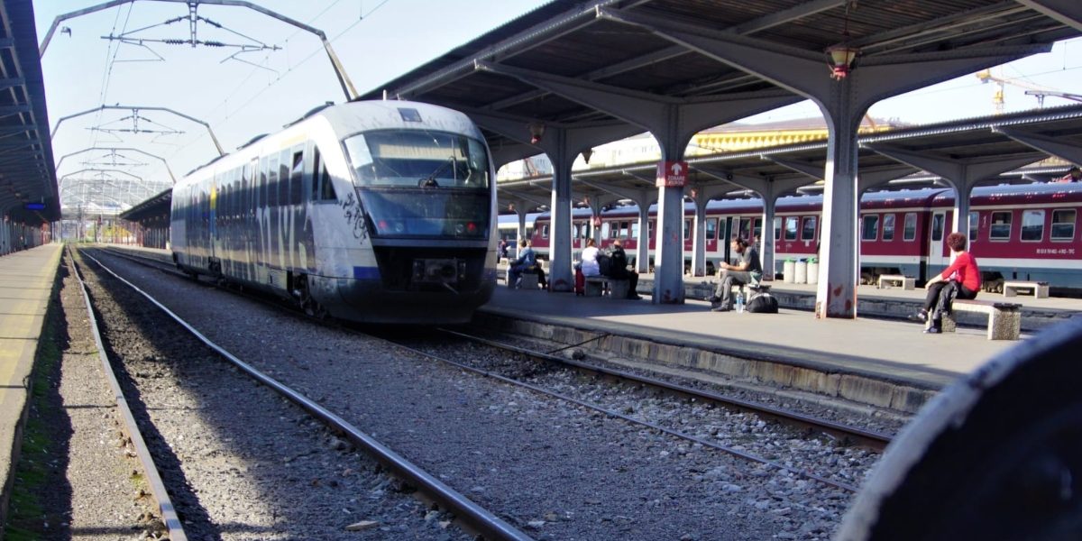 Tren-ruta-Vatra-Dornei-Bucuresti-Nord-intarziere.jpg - FluxNational