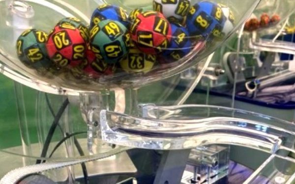 Report record la Loto: Joia 4 ianuarie 2026 promite câteva câștiguri spectaculoase Duminică, 4 ianuarie 2026, tragerile Loto 6/49, Joker și Noroc aduc în prim-plan un report impresionant, de peste 257 milioane de euro