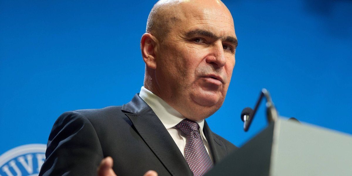 Ilie Bolojan despre acuzațiile de plagiat ale ministrului Justiției: „Lucrurile nu s-au întâmplat în mandatul său” Într-o intervenție la TVR 1, premierul Ilie Bolojan a discutat despre acuzațiile de plagiat care îngrijorează actualul ministru al Justiției, Radu Marinescu