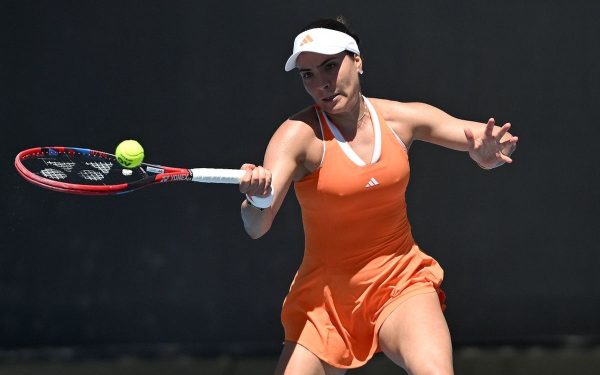 Gabriela Ruse o înfruntă pe Ajla Tomljanovic în turul doi la Australian Open Gabriela Ruse, jucătoarea română de tenis în vârstă de 28 de ani, se află în mijlocul unei confruntări intense cu Ajla Tomljanovic, sportiva australiană de 32 de ani, în turul doi al Australian Open