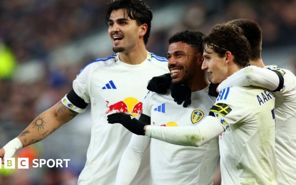 Leeds United, învinsă de o echipă surpriză în campionat Într-un meci care a captat atenția fanilor, Leeds United a suferit o înfrângere neașteptată în fața unui adversar mai puțin cotat, rezultatul de 1-0 lăsând mulți suporteri dezamăgiți