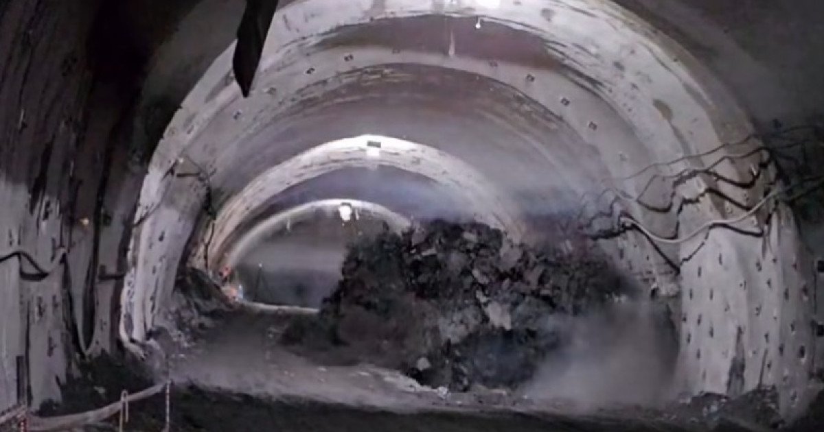 Săpături impresionante pe A1 Sibiu-Pitești, lucrările nu se opresc!