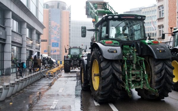 Acordul UE-Mercosur: Controverse și Beneficii pentru România Discuțiile privind semnarea acordului de parteneriat între Uniunea Europeană și Mercosur continuă să genereze dezbateri intense în România, având ca fond nu doar aspecte economice, ci și politice