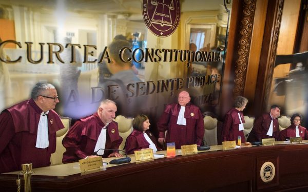 Amânare la CCR în cazul pensiilor magistraților Judecătorii Curții Constituționale a României (CCR) s-au reunit vineri dimineață pentru a discuta, pentru a patra oară, despre constituționalitatea legii adoptate de Guvernul Bolojan, care modifică pensiile magistraților