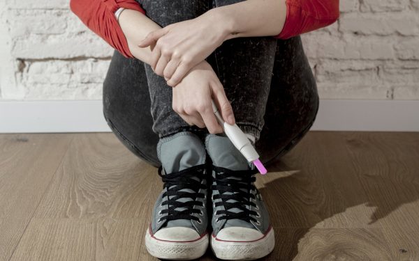 Dincolo de simpla regulă a întârzierei menstruale, femeile trebuie să fie din ce în ce mai atente la semnele corpului lor, în condițiile în care noile tehnologii și schimbările în stilul de viață au complicat identificarea rapidă a sarcinii